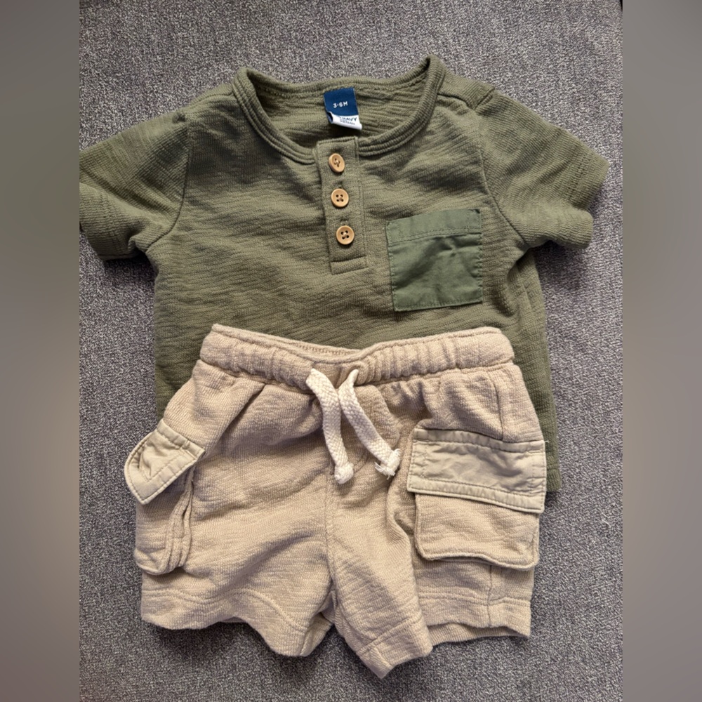 Old navy matching set 3-6m